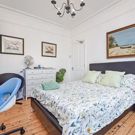 Groves 4 Bedroom, Shepherds Bush Лондон Екстер'єр фото