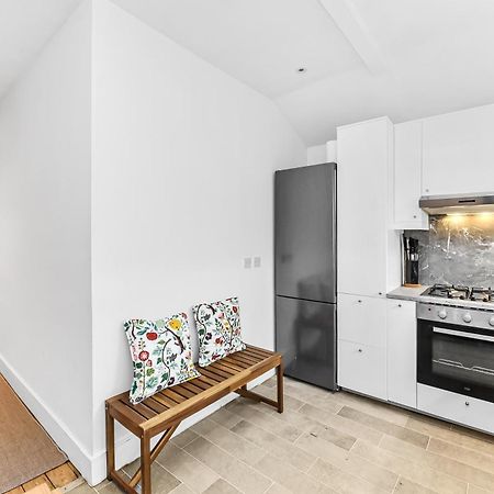 Groves 4 Bedroom, Shepherds Bush Лондон Екстер'єр фото