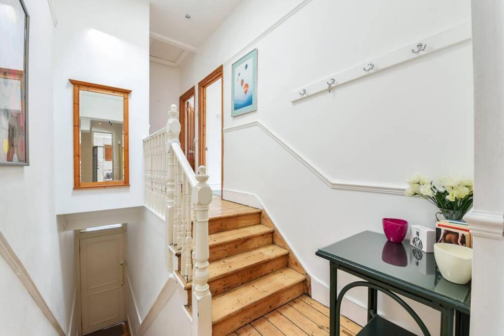 Groves 4 Bedroom, Shepherds Bush Лондон Екстер'єр фото