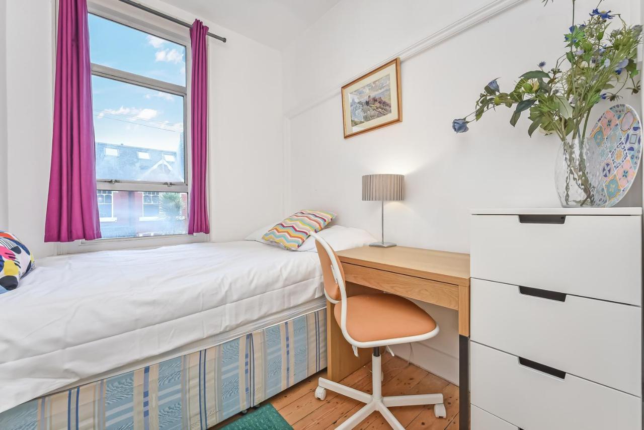 Groves 4 Bedroom, Shepherds Bush Лондон Екстер'єр фото